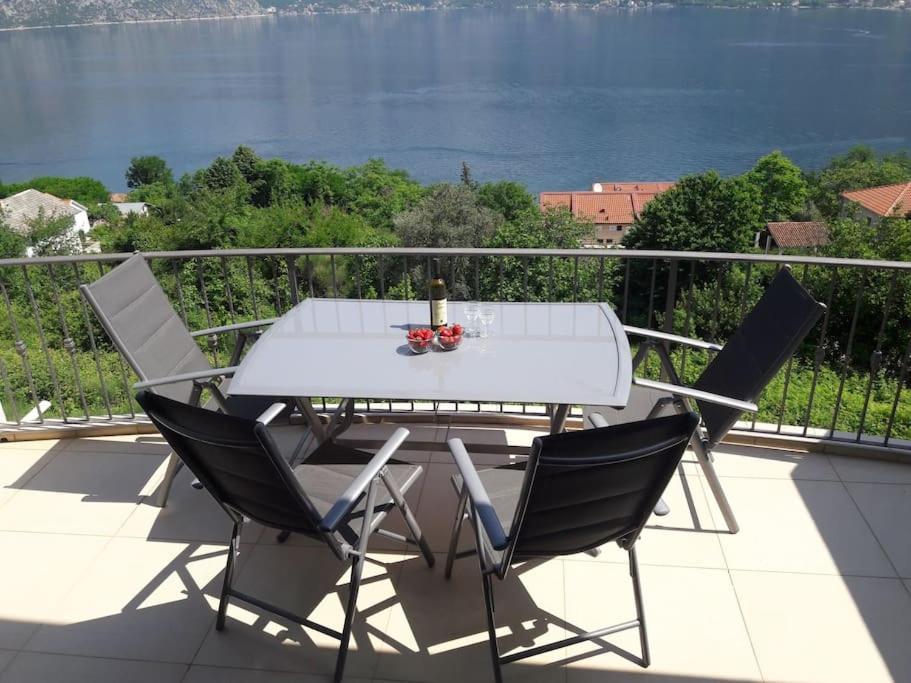 2Br Apartment With Pool Kotor Extérieur photo