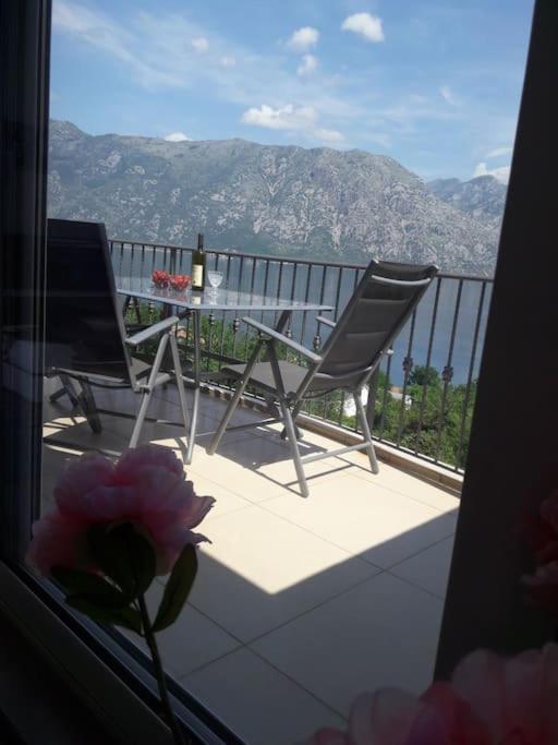 2Br Apartment With Pool Kotor Extérieur photo